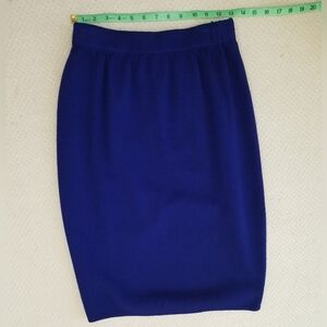 NWT ST. JOHN SPORTSWEAR Pine Knit Pencil Skirt. Size 12